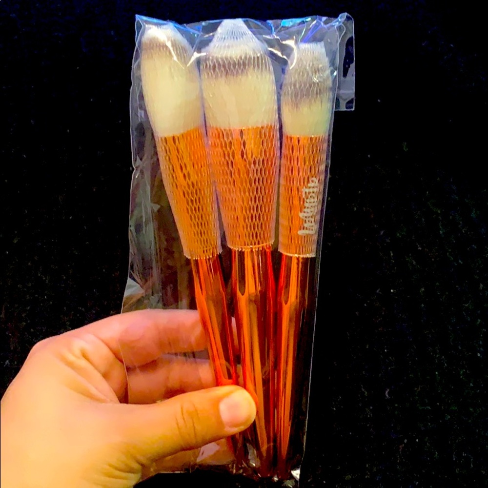 Complexion Brush Trio

Alamar Cosmetics